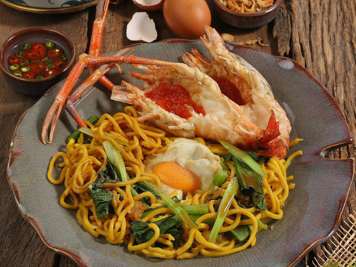หมี่ฮกเกี้ยนกุ้งแม่น้ำย่าง