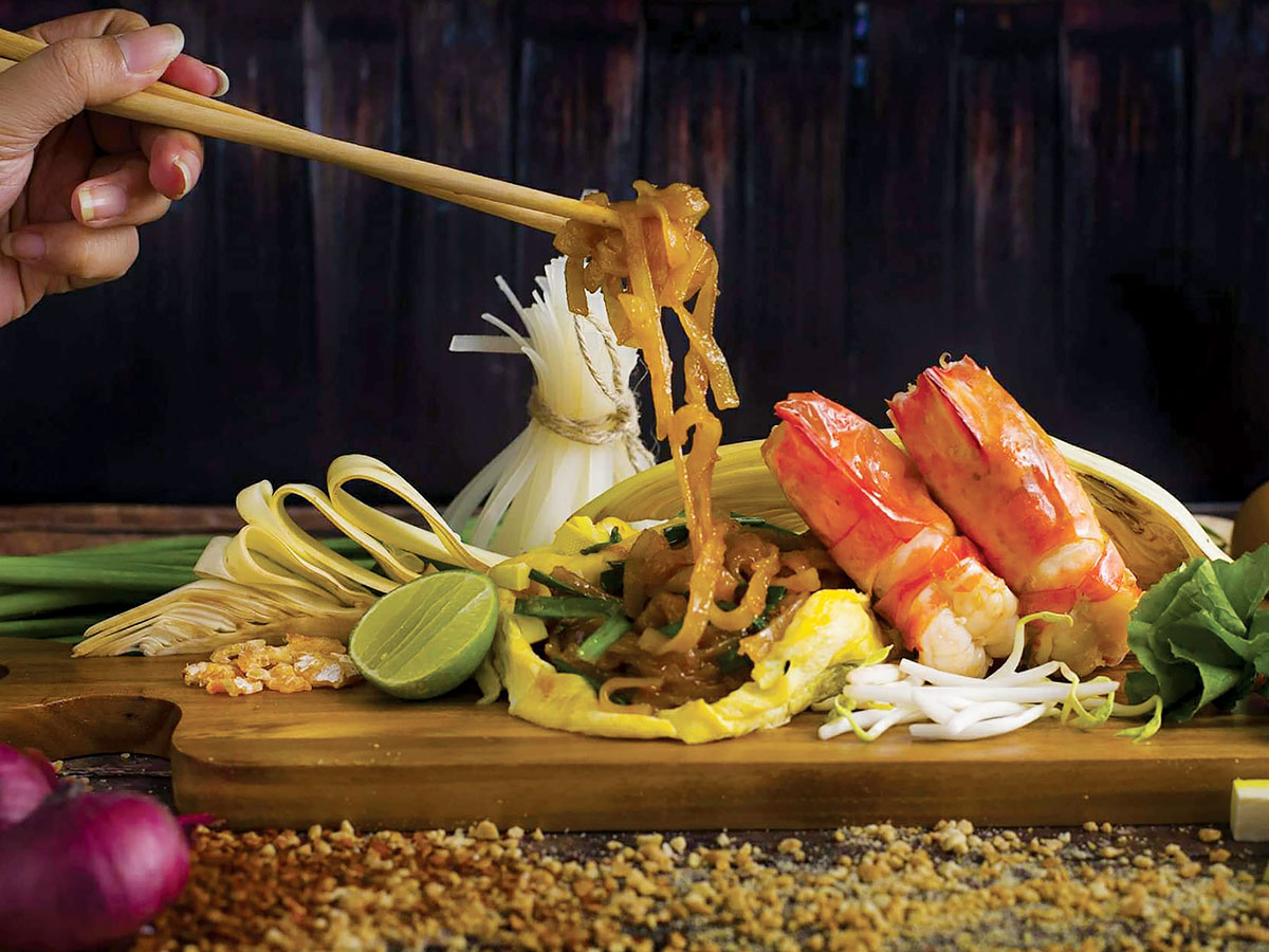 ผัดไทยน้ำตาลสดกุ้งแม่น้ำPad Thai Boran Namtan Sod