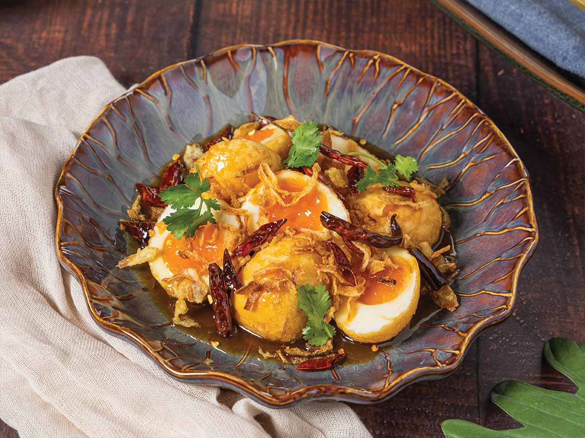 ไข่ลูกเขยFried Hard-boiled Egg with Tamarind Sauce