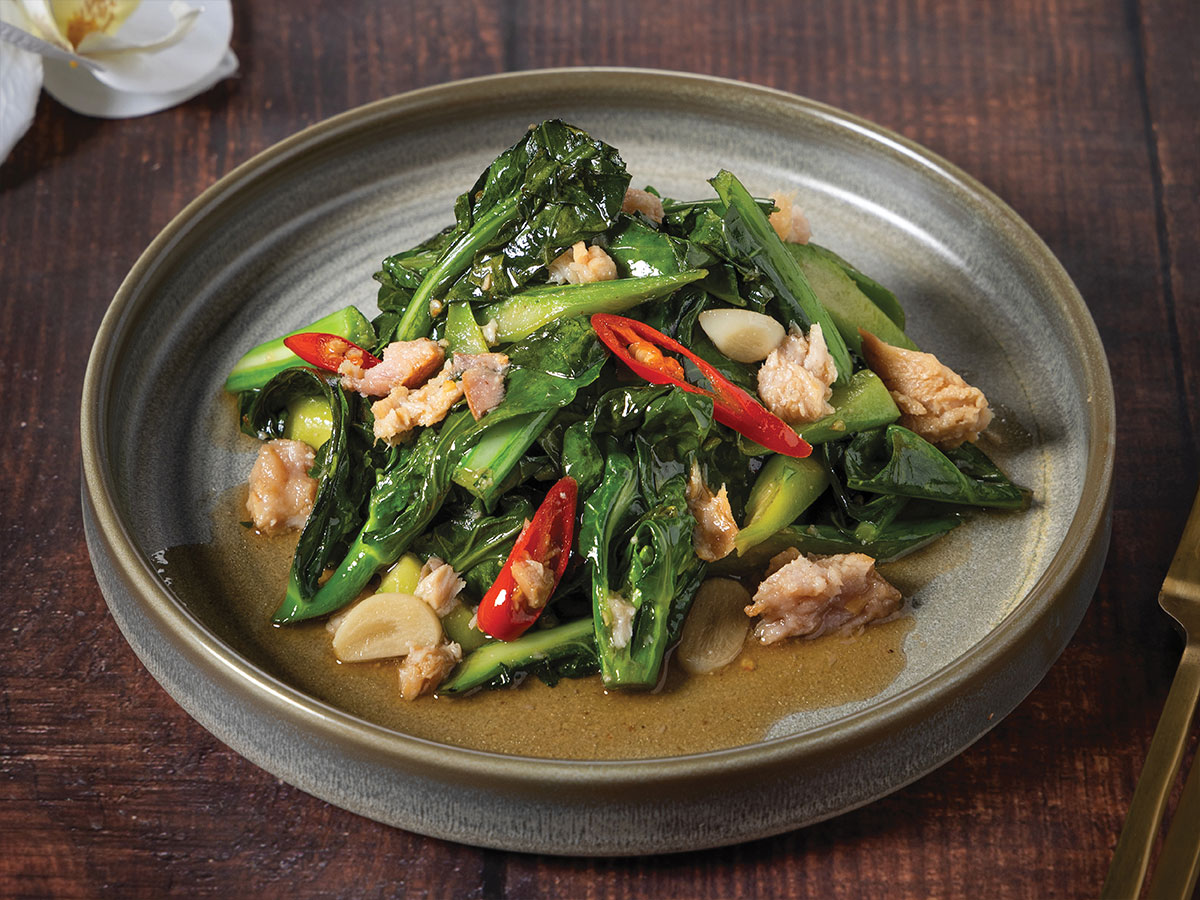 คะน้าฮ่องกงผัดปลาเค็มStri-fried Chinese Kale with Salted Fish