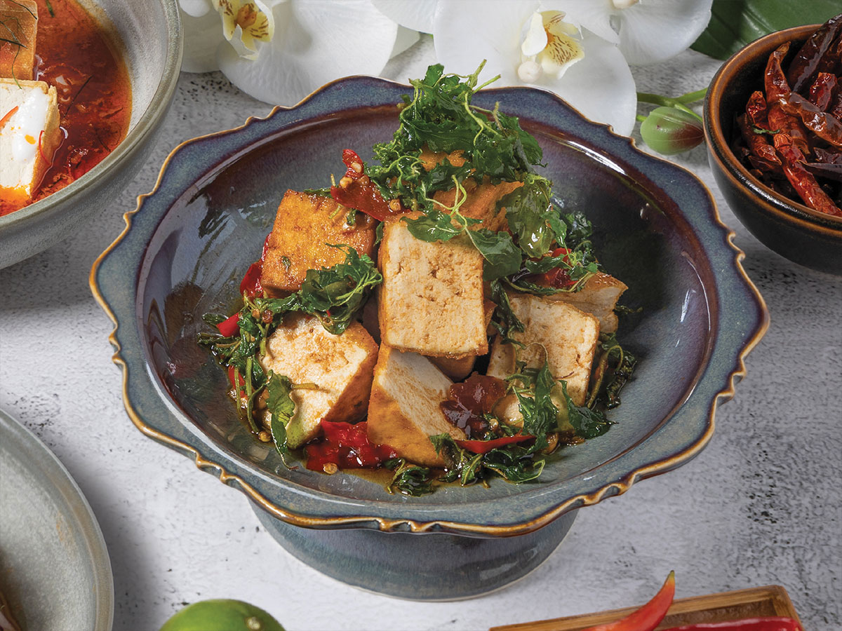 ผัดกะเพราเต้าหู้Stri-fried Tofu with Chili and Holy Basil